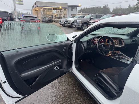 Used 2022 Dodge Challenger GT w/ Plus Package image 12