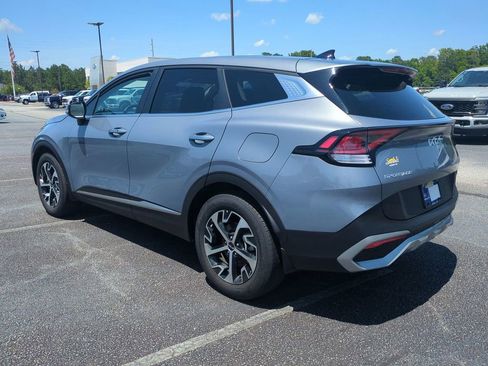 Used 2024 Kia Sportage EX image 6