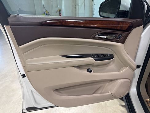 Used 2013 Cadillac SRX Luxury w/ Driver Awareness Package AWD/4WD image 26