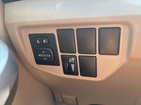 Used 2015 Toyota Prius Two FWD image 19