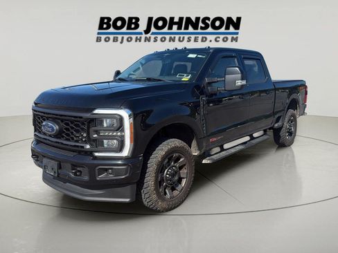 Used 2023 Ford F350 Lariat w/ Lariat Ultimate Package AWD/4WD image 3