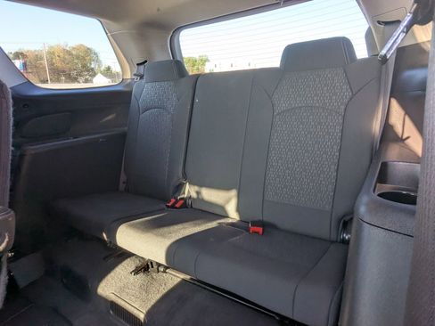 Used 2015 GMC Acadia SLE AWD/4WD image 11