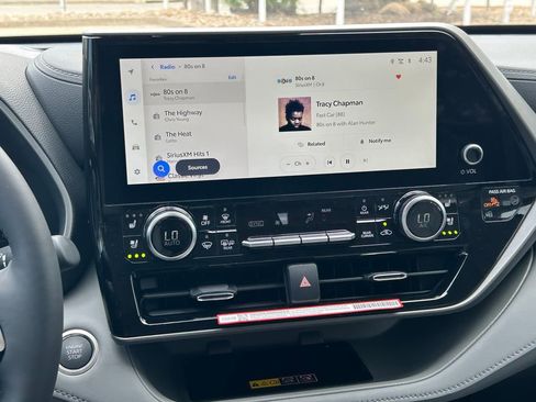 Used 2026 Toyota Highlander Limited image 22