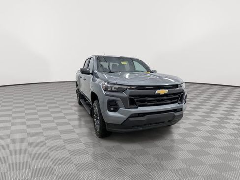 Certified 2024 Chevrolet Colorado LT w/ LT Convenience Package III image 3