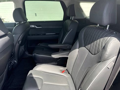 Used 2024 Hyundai Palisade Limited AWD/4WD image 19