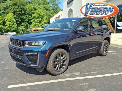 New 2026 Jeep Grand Cherokee Limited AWD/4WD image 1