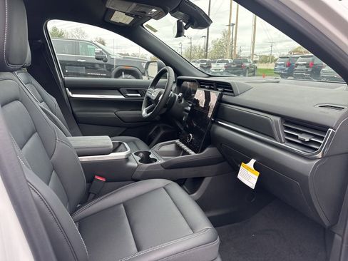 New 2026 GMC Terrain Elevation w/ Elevation Premium Package image 11