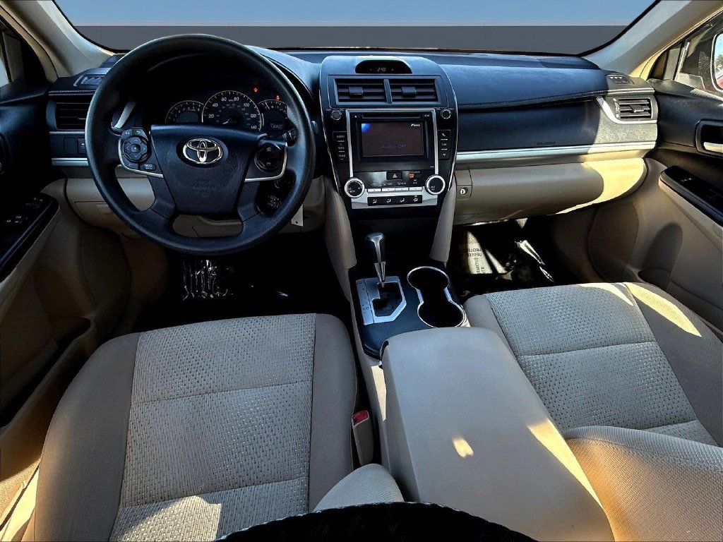 Used 2013 Toyota Camry LE FWD image 10