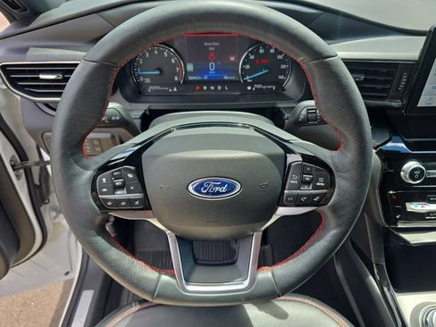 Certified 2024 Ford Explorer ST-Line w/ Class IV Trailer Tow Package AWD/4WD image 15