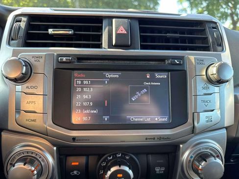 Used 2017 Toyota 4Runner SR5 AWD/4WD image 29