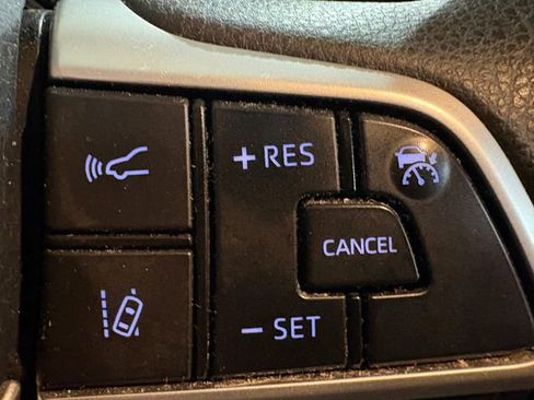 Used 2021 Toyota Sienna LE image 14