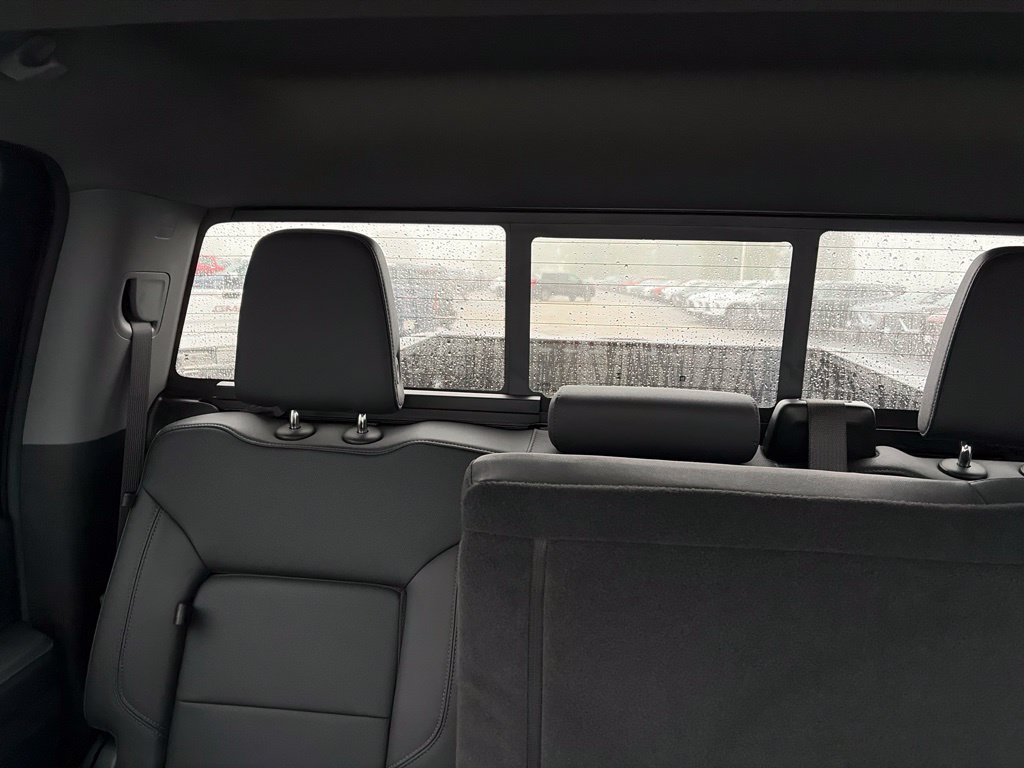 Used 2025 GMC Sierra 3500 SLT w/ SLT Premium Package AWD/4WD image 21