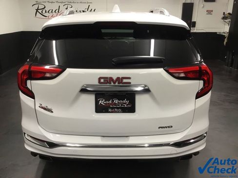 Used 2018 GMC Terrain Denali w/ Advanced Safety Package image 9