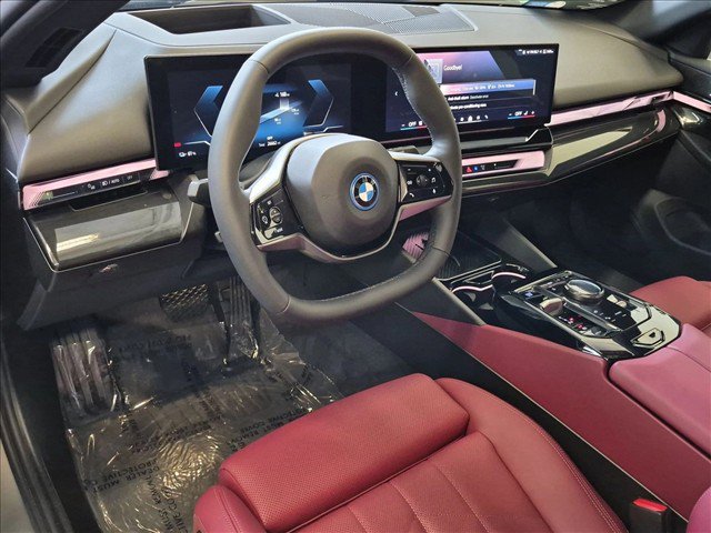 Used 2024 BMW i5 eDrive40i w/ Premium Package RWD image 10