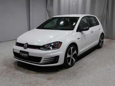Used 2017 Volkswagen Golf S image 5