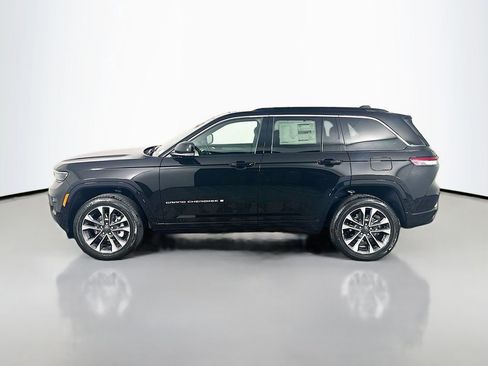 New 2025 Jeep Grand Cherokee Overland w/ Luxury Tech Group IV AWD/4WD image 4