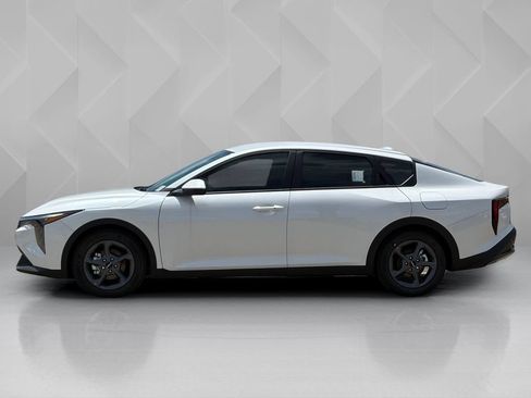 New 2026 Kia K4 FWD image 8