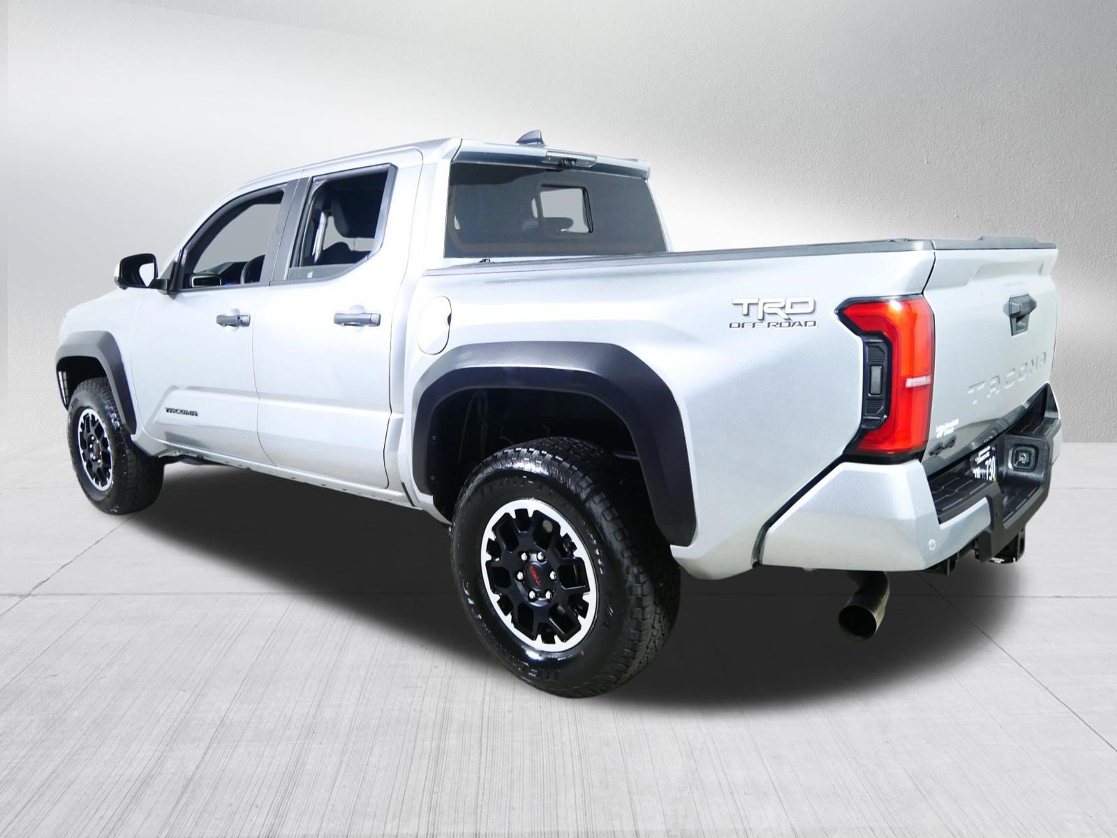 Used 2025 Toyota Tacoma TRD Off-Road w/ TRD Off Road Premium Package AWD/4WD image 5