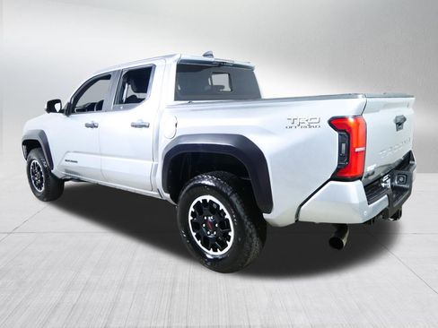 Used 2025 Toyota Tacoma TRD Off-Road w/ TRD Off Road Premium Package AWD/4WD image 5