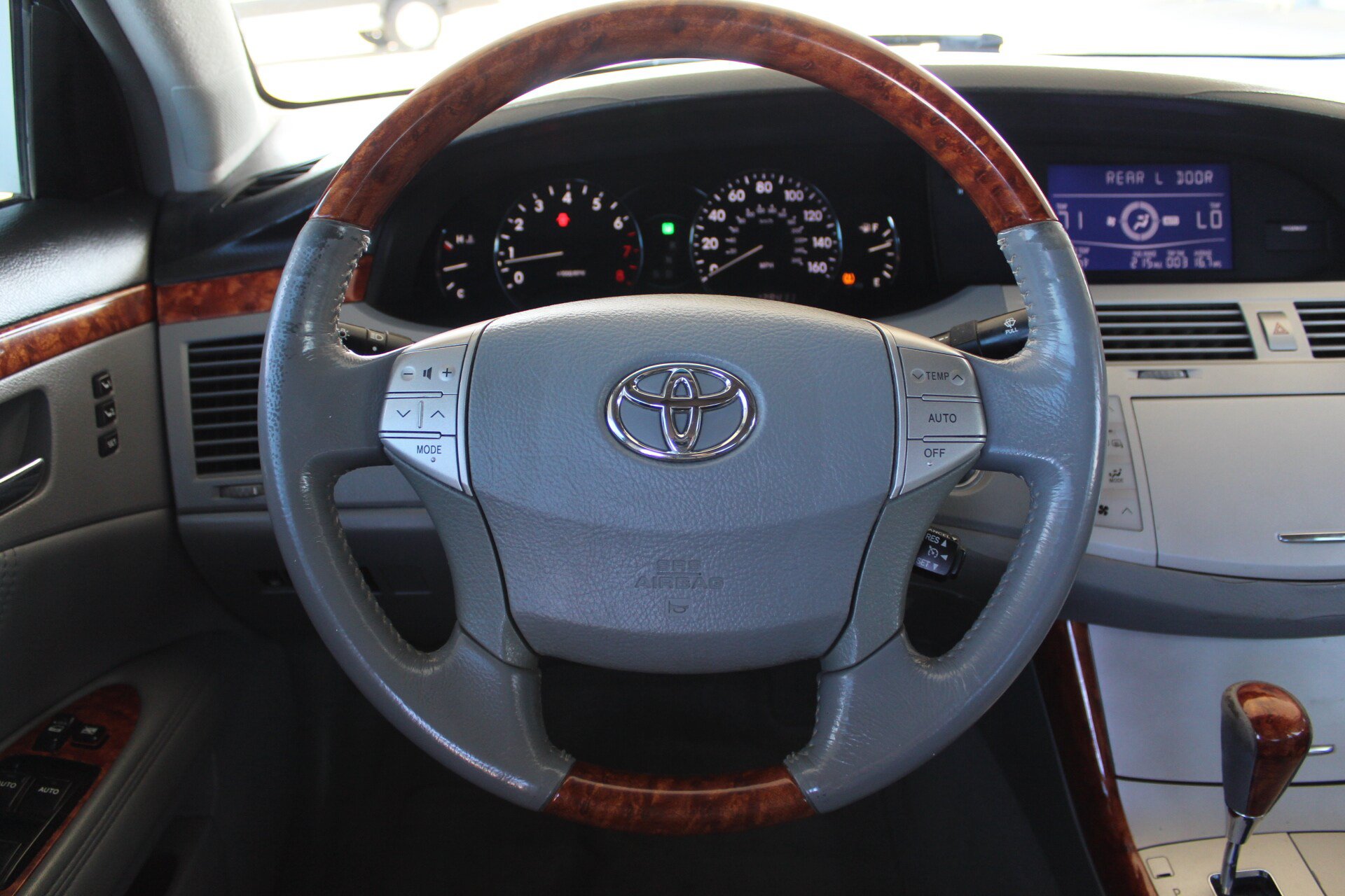 Used 2007 Toyota Avalon Limited FWD image 22