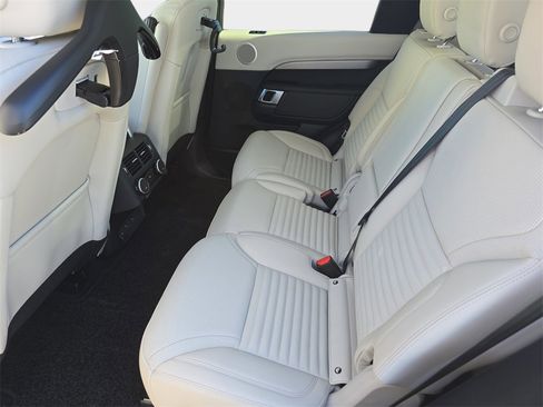 New 2026 Land Rover Discovery Limited Edition image 16