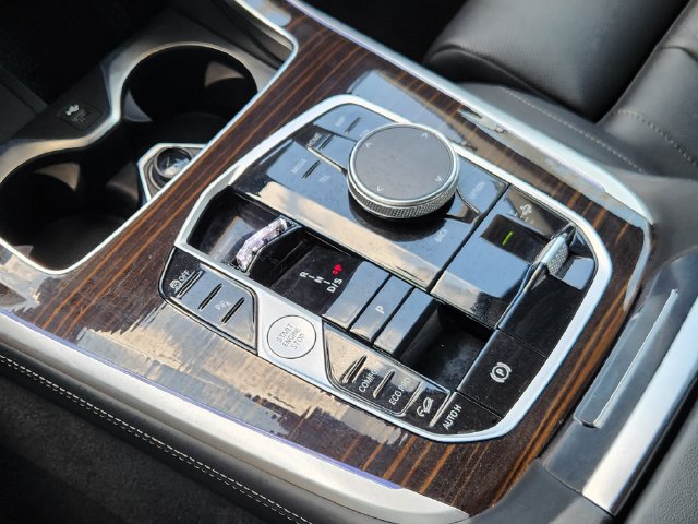 Used 2026 BMW X7 xDrive40i AWD/4WD image 18