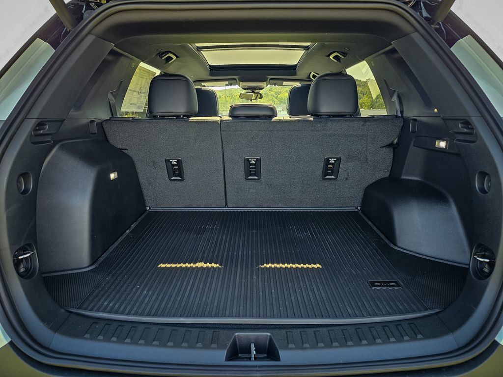 New 2027 GMC Terrain Elevation w/ Elevation Premium Package AWD/4WD image 35