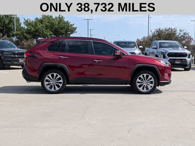 Used 2021 Toyota RAV4 Limited AWD/4WD image 4