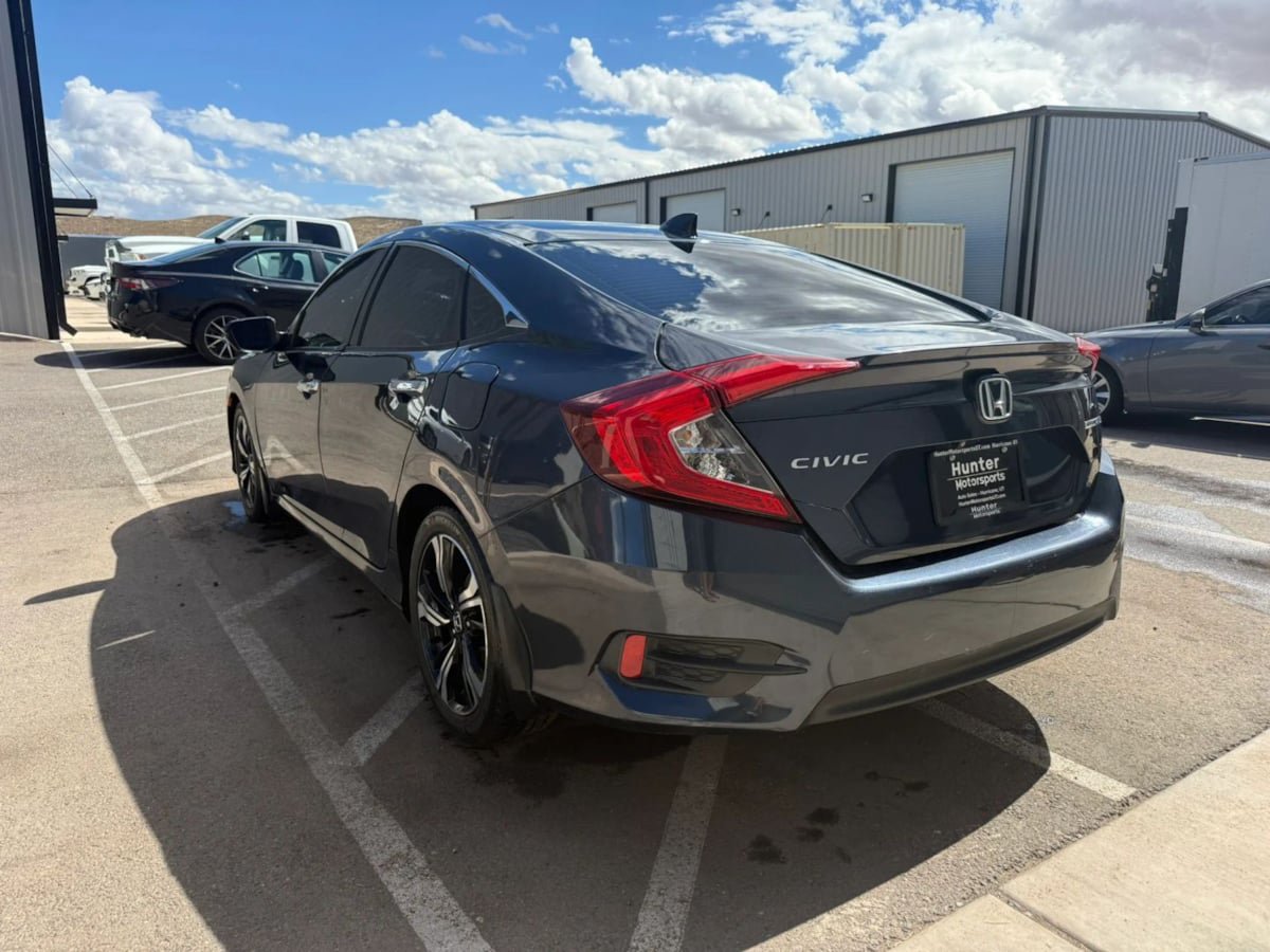 Used 2017 Honda Civic Touring image 6
