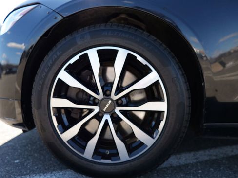 Used 2021 Volvo S90 T6 Momentum image 16