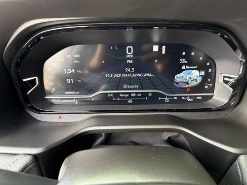 Used 2022 GMC Yukon Denali w/ Advanced Technology Package AWD/4WD image 18