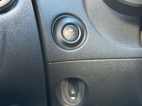 Used 2014 Nissan 370Z Touring w/ Sport Package image 39