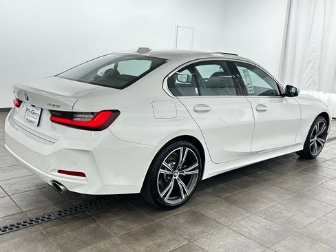 Used 2024 BMW 330i xDrive Sedan w/ Premium Package AWD/4WD image 5
