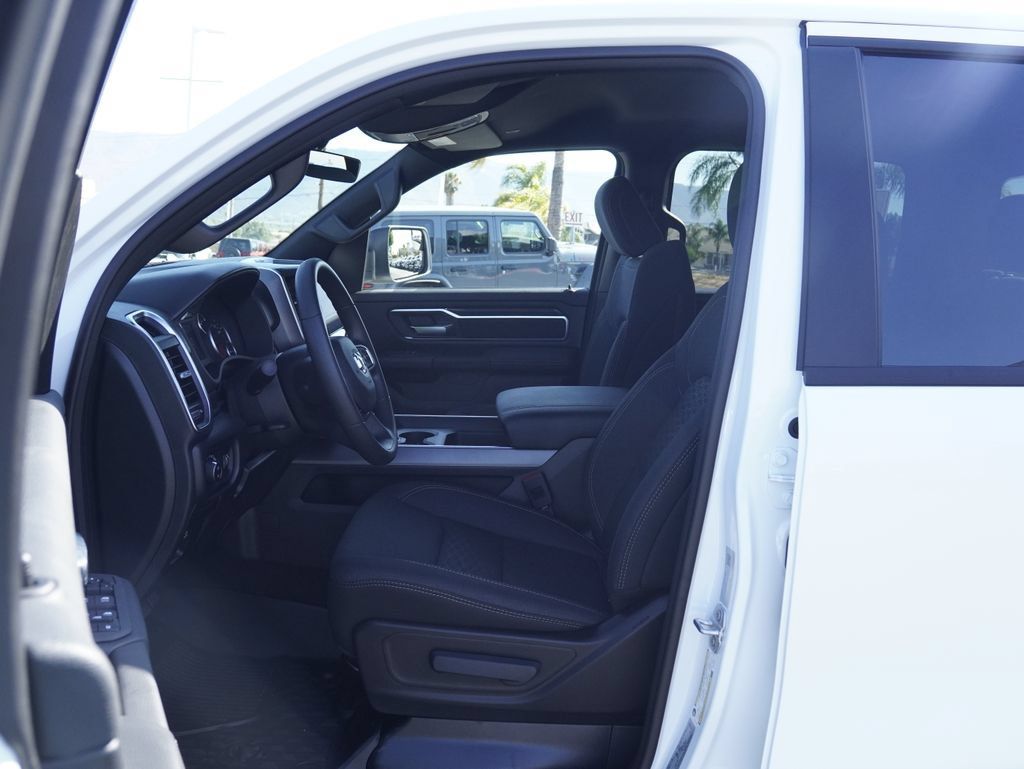 New 2026 RAM 1500 Big Horn w/ Sport Appearance Package AWD/4WD image 28