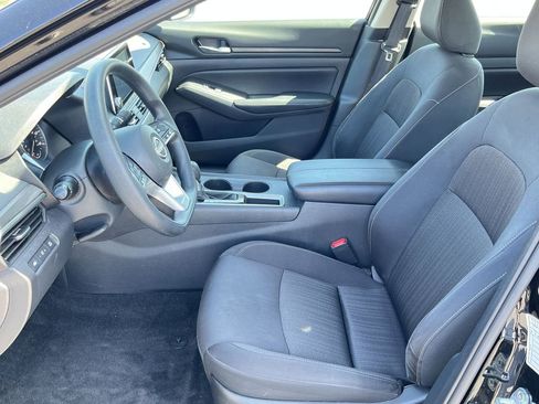Used 2025 Nissan Altima 2.5 SV FWD image 24