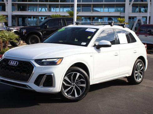 Used 2023 Audi Q5 2.0T Premium w/ Convenience Package AWD/4WD image 1