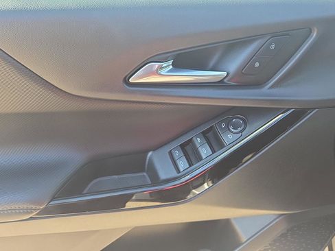 Used 2025 Chevrolet Equinox LT image 16