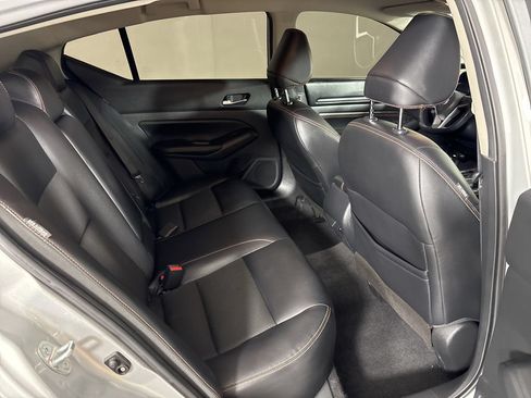 Used 2021 Nissan Altima 2.5 SR FWD image 18