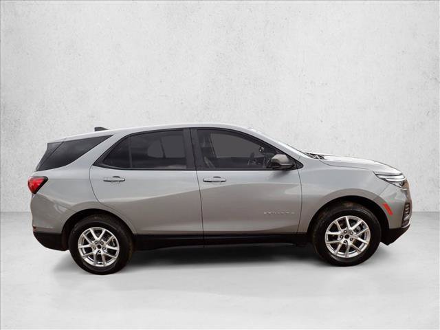 Used 2024 Chevrolet Equinox LS w/ LS Convenience Package AWD/4WD image 3