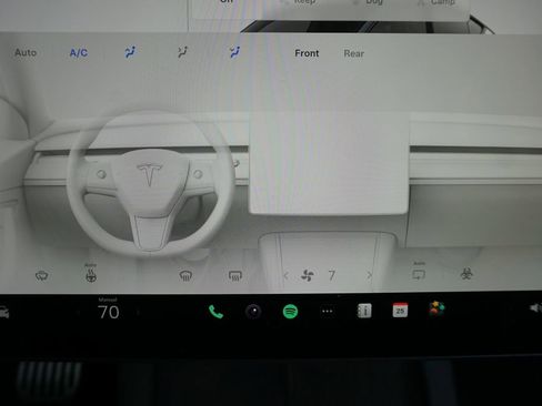 Used 2024 Tesla Model Y Long Range image 10