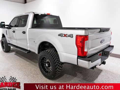 Used 2018 Ford F250 XLT AWD/4WD image 3