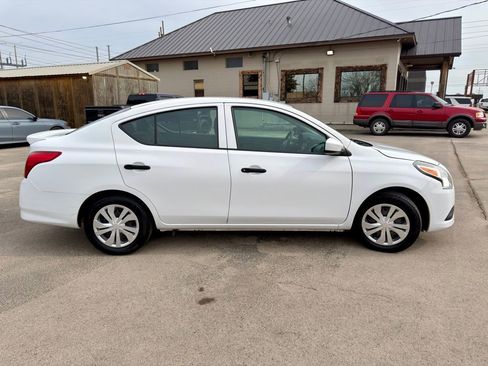 Used 2019 Nissan Versa S Plus image 6