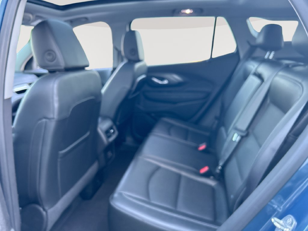 Used 2024 GMC Terrain SLT AWD/4WD image 28