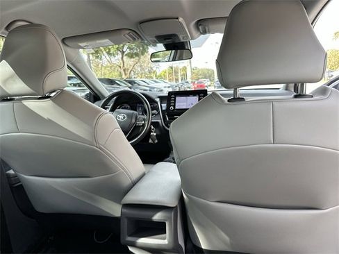 Used 2024 Toyota Camry SE image 31