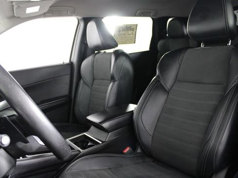 Used 2024 Mitsubishi Outlander SE FWD image 17
