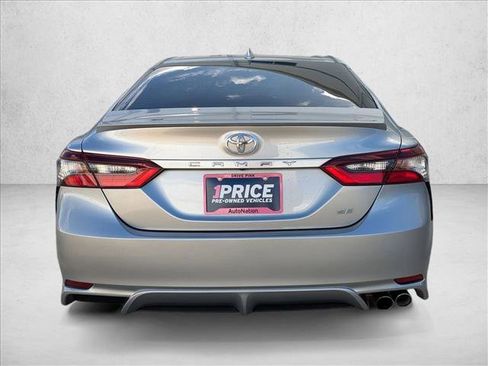 Used 2022 Toyota Camry SE image 7