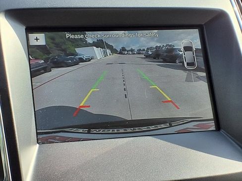 Used 2019 Ford Edge Titanium FWD image 25
