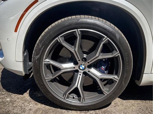 Used 2019 BMW X5 xDrive40i w/ M Sport Package AWD/4WD image 2