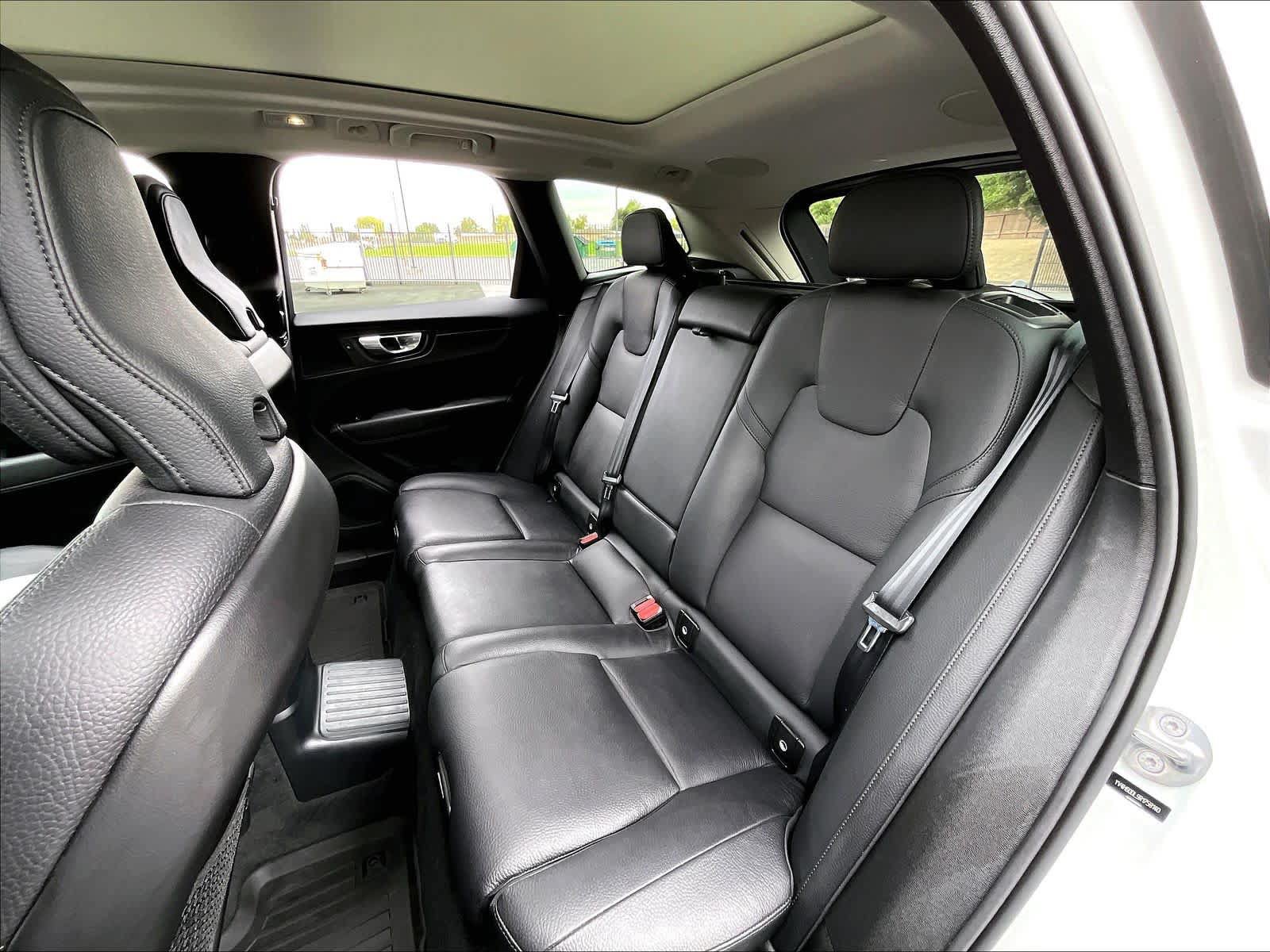 Used 2024 Volvo XC60 T8 Plus w/ Protection Package Premier AWD/4WD image 31
