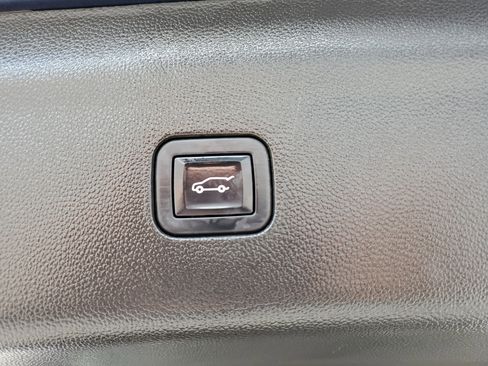 Used 2022 Buick Enclave Essence w/ Experience Buick Package image 11